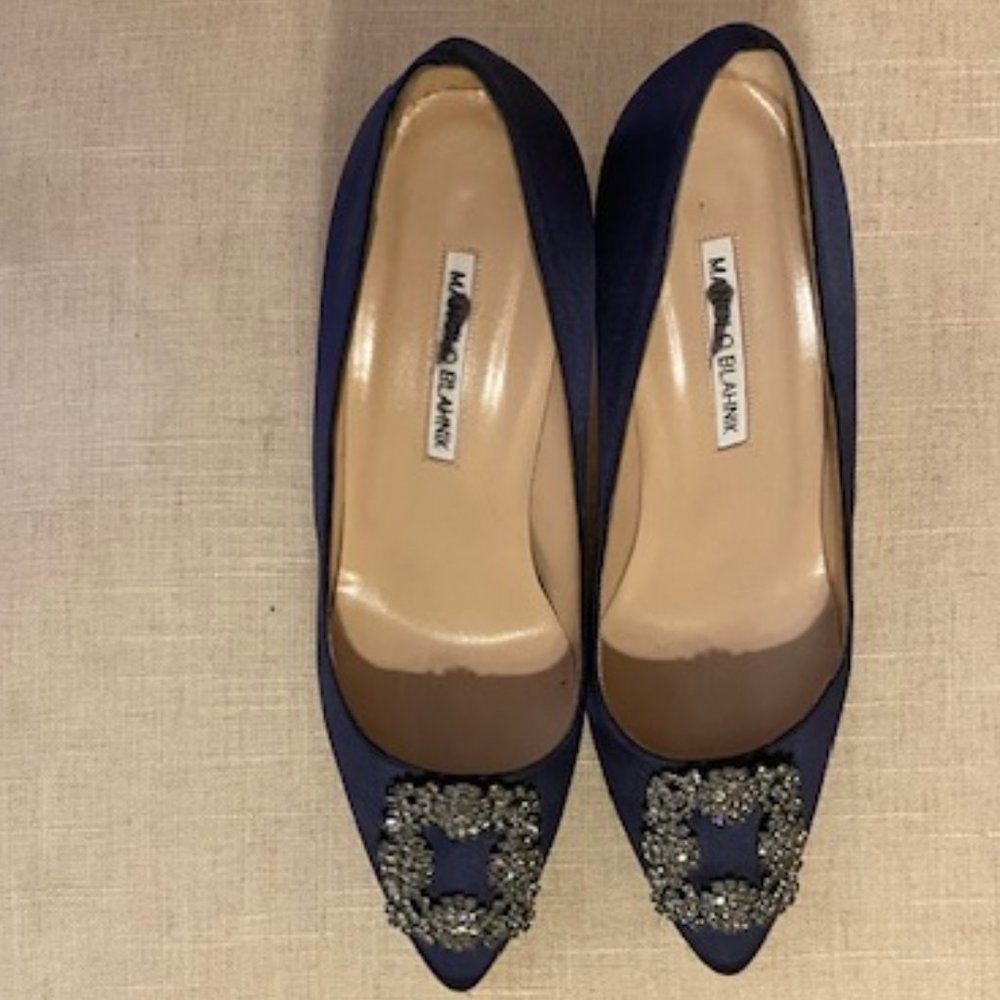Manolo Blahnik Navy Size 40;  2.25" heel with rhinestone embellishment.